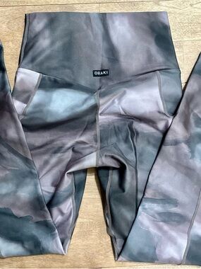 ORAKI High-Waist Leggings - SMALL
